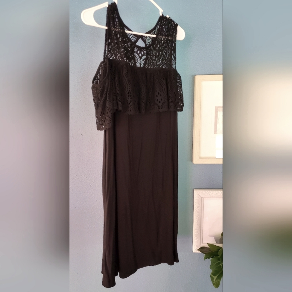 LANE BRYANT COLD SHOULDER LACE UPPER COTTON BOTTOM 14/16 BLACK DRESS